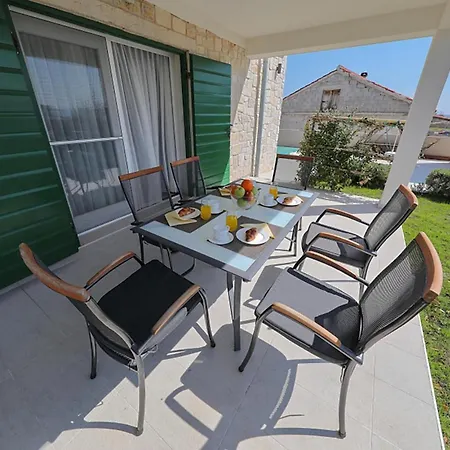 Apartamento In *