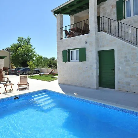 アパート In プリヴラカ