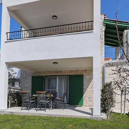 Апартаменты In Привлака