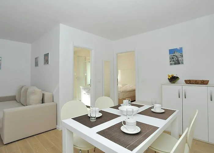 In * Привлака