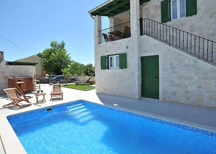 Апартаменты In Привлака